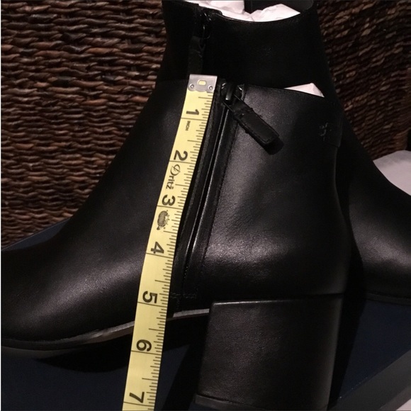 COLE HAAN - Picture 13 of 16